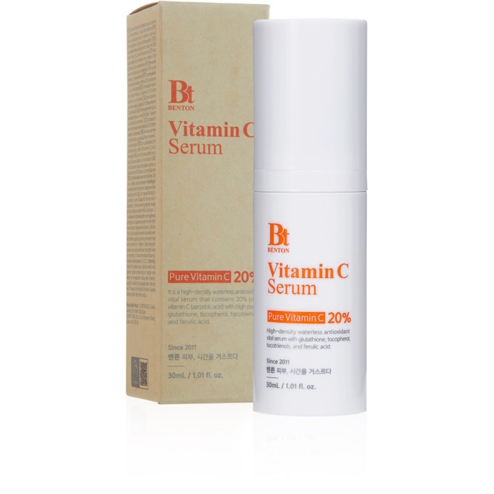 Benton Vitamin C Serum 30 ml kirkastava Pure Vitamin C 20 % seerumi valkoisessa pumppupullossa ja pakkauksessa