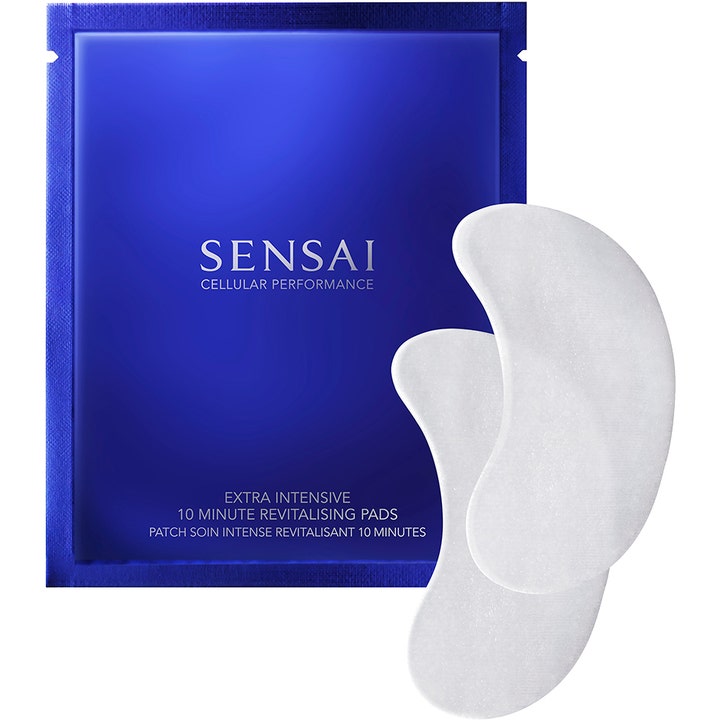 Sensai Cellular Performance Extra Intensive Revitalising Pads elvyttävä silmänympärysnaamio ja kaksi valkoista hoitolappua