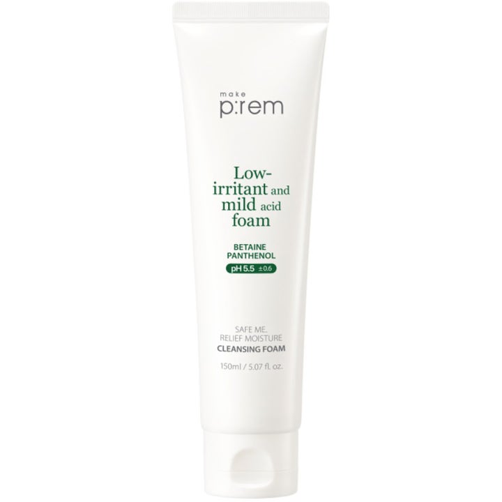 Make p:rem Safe Me. Relief Moisture Cleansing Foam 150 ml puhdistusvaahto valkoisessa tuubissa.