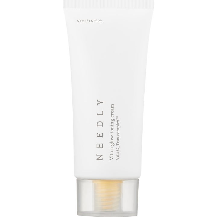 Needly Vita C Glow Toning Cream 50 ml kirkastava kasvovoide C-vitamiinilla valkoisessa tuubissa kirkkaalla korkilla.
