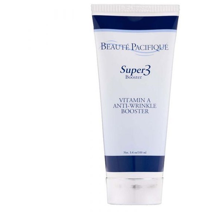 Beauté Pacifique Super3 Booster 100 ml uudistava yövoide valkoisessa tuubissa tummansinisillä yksityiskohilla.
