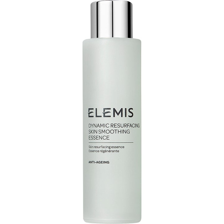 Elemis Dynamic Resurfacing Skin Smoothing Essence silottava hoitoneste huurteisessa pullossa hopeisella korkilla.