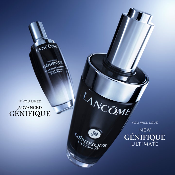 Lancôme Génifique Ultimate Serum 50 ml uudistava kasvoseerumi mustissa lasipulloissa sinisellä taustalla.