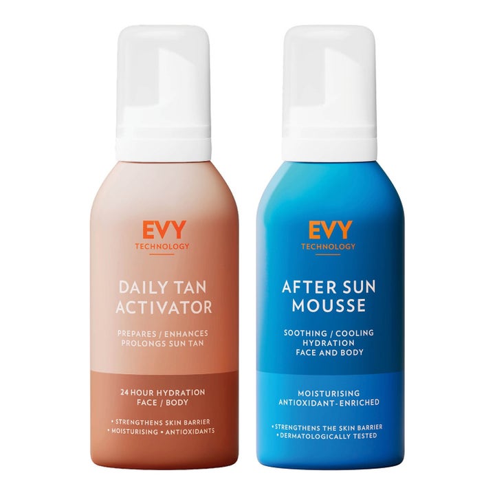 EVY Technology Daily Tan Activator ja After Sun Mousse rusketusta pidentävät vaahdot beigessä ja sinisessä pullossa.