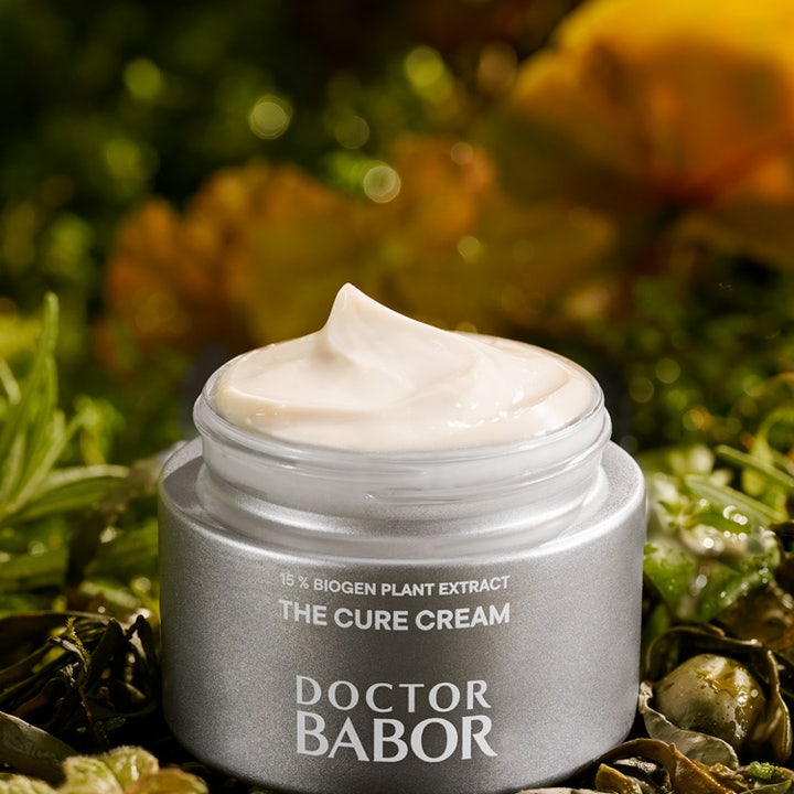 Babor DOC The Cure Cream 50 ml uudistava kasvovoide kirkastaa ihoa ja antaa sille tervettä hehkua.