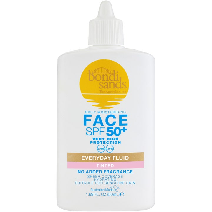 Bondi Sands Face SPF 50+ Everyday Fluid 50 ml sävyttävä aurinkovoide valkoisessa pullossa keltaisella logolla