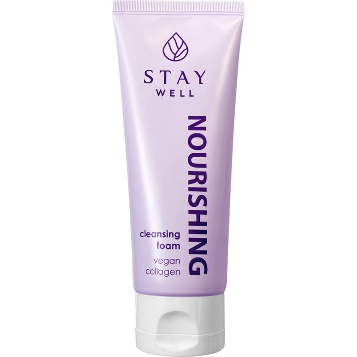Stay Well Nourishing Cleansing Foam 120 ml on vegaanista kollageenia sisältävä puhdistusvaahto vaaleassa tuubissa.