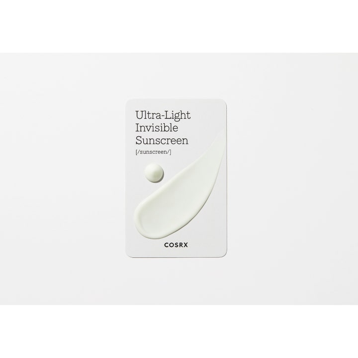 COSRX Ultra-Light Invisible Sunscreen 50 ml kevyt aurinkovoide, jossa valkoinen voidemainen koostumus