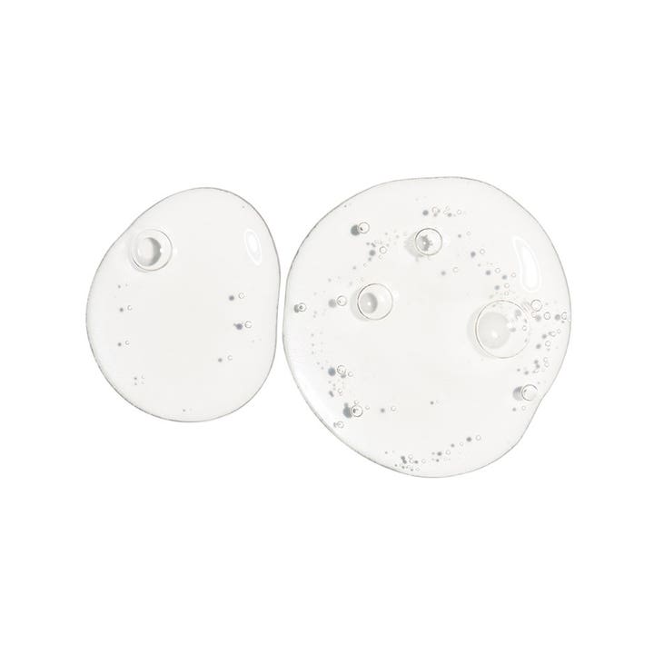 The Ordinary Ascorbyl Glucoside Solution 12% 30 ml kirkastava seerumi läpinäkyvänä ja kuplivana koostumuksena