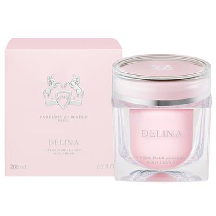 Parfums de Marly Delina 200 ml kosteuttava vartalovoide vaaleanpunaisessa lasipurkissa ja pakkauksessa.