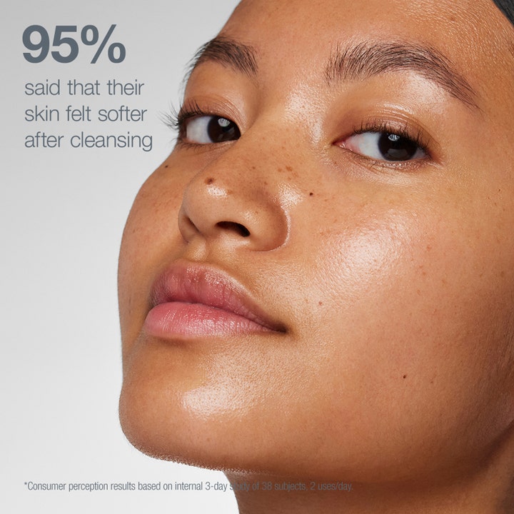 Dermalogica Magnetic Afterglow Cleanser 295 ml kasvojen puhdistus pehmentää ihoa kertoen että 95 % koki ihon pehmeämmäksi.