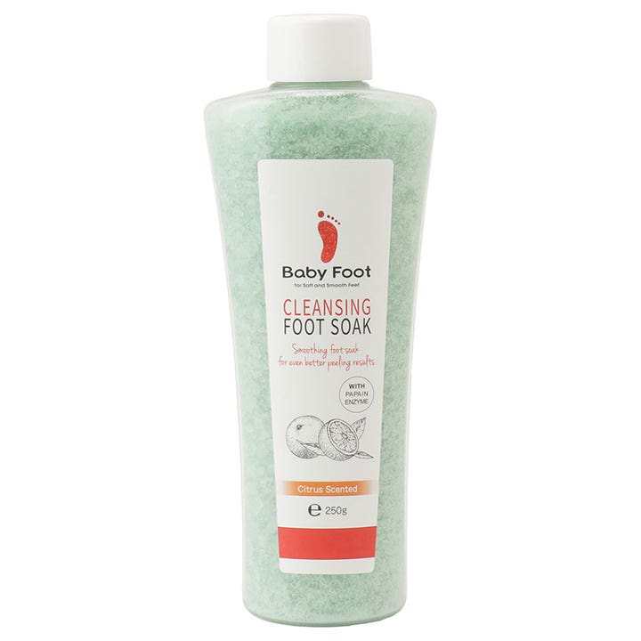 Baby Foot Cleansing Foot Soak 250g silottava jalkakylpy vihreillä rakeilla läpinäkyvässä muovipullossa.