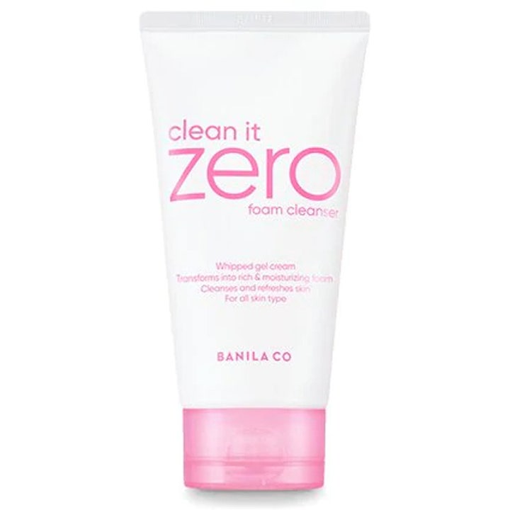 Banila Co Clean It Zero Foam Cleanser 150 ml puhdistusvaahto raikastaa ihoa valkoisessa tuubissa vaaleanpunaisella korkilla.