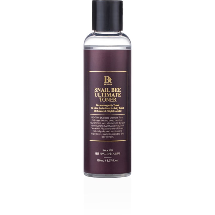 Benton Snail Bee Ultimate Toner 150 ml kosteutta antava kasvovesi tummanliilassa pullossa kultaisilla teksteillä.