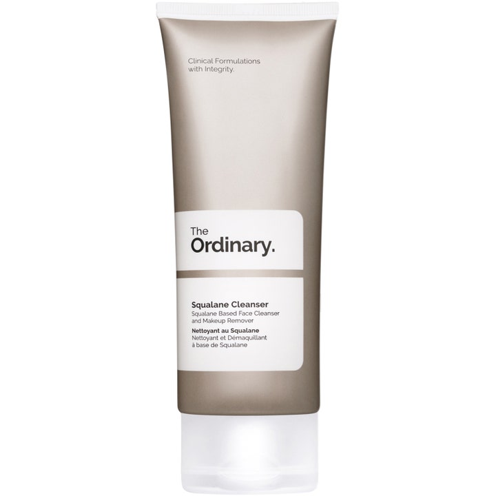 The Ordinary Squalane Cleanser kosteuttava puhdistustuote harmaanruskeassa tuubissa valkoisella korkilla.