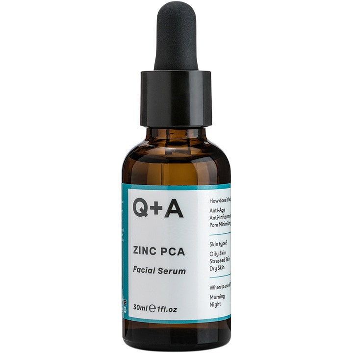 Q+A Zinc PCA Facial Serum 30 ml rauhoittava kasvoseerumi ruskeassa lasipullossa mustalla pipetillä