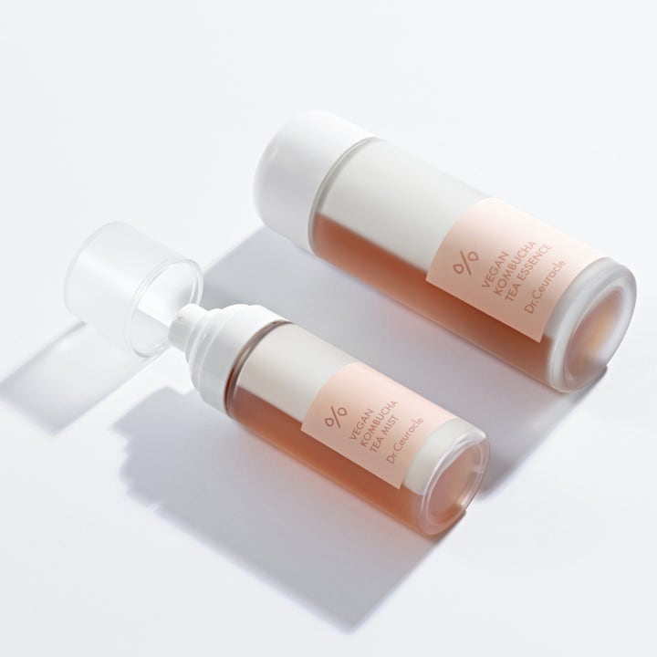 Dr. Ceuracle Vegan Kombucha Tea Mist 80 ml kosteuttava kasvosuihke kaksifaasinen neste huurteisessa lasipullossa.