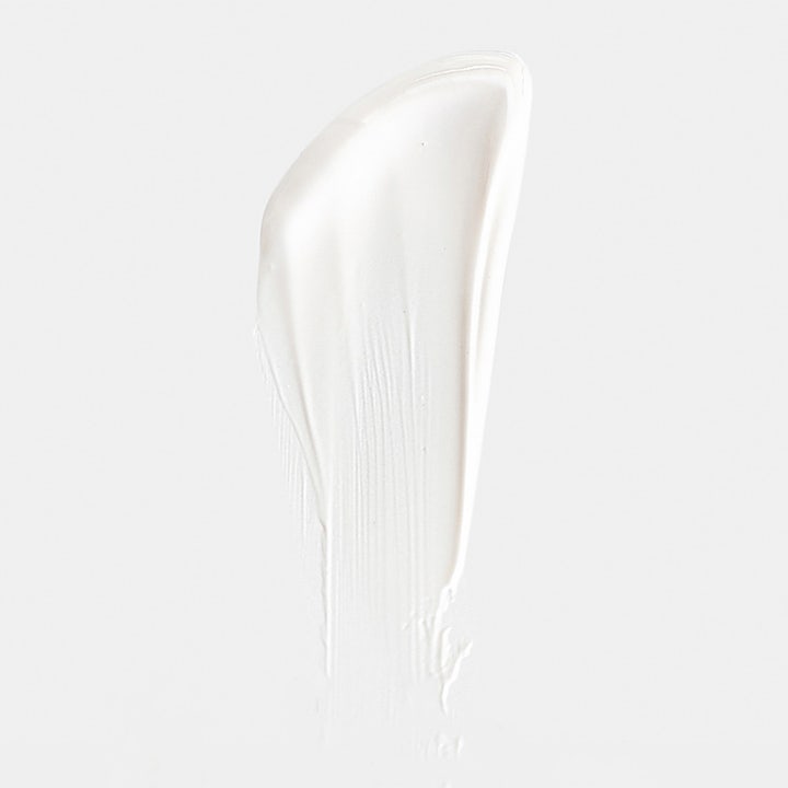 MÁDARA SUN30 Plant Stem Cell Antioxidant Sunscreen 100 ml suojaava aurinkorasva ja pehmeä valkoinen voidekoostumus.