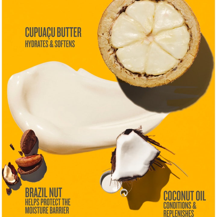 Sol de Janeiro Brazilian Touch Hand Cream 50 ml pehmentävä käsivoide keltaisessa tuubissa josta puristuu voidetta.