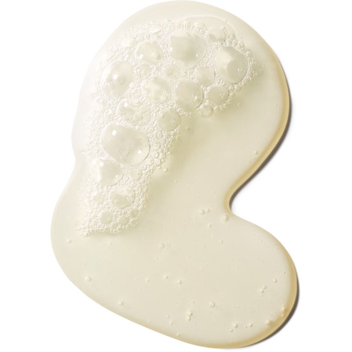 MAC Cosmetics Major Foamo Jelly Cleanser 50 ml puhdistusgeeli, jossa on kirkas ja ilmavan vaahtoava koostumus.