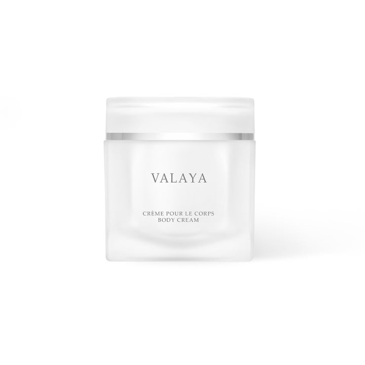 Parfums de Marly Valaya Body Cream kosteuttava vartalovoide tyylikkäässä huurretussa lasipurkissa.
