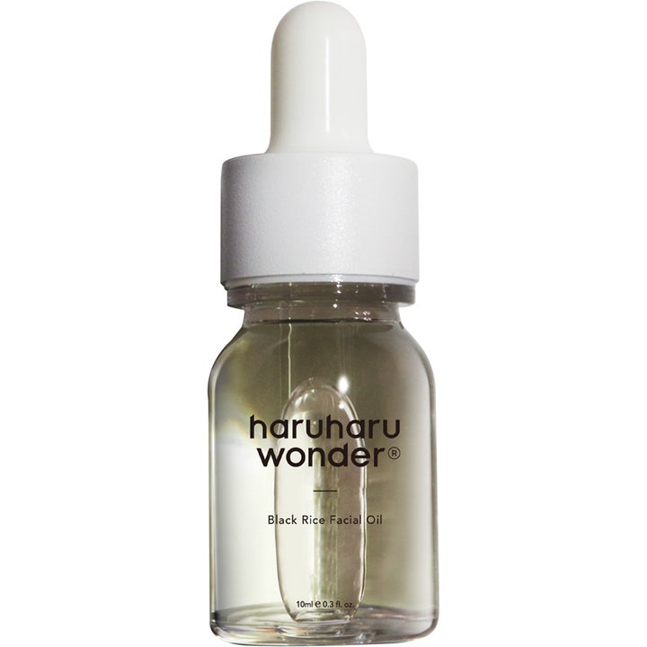 Haruharu Wonder Black Rice Facial Oil 10 ml ravitseva kasvoöljy kirkkaassa lasipullossa valkoisella pipetillä