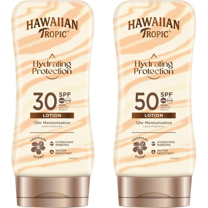 Hawaiian Tropic Hydrating Protection SPF 30 ja 50 kosteuttava aurinkovoide kaksi vaaleaa pulloa oransseilla aalloilla.