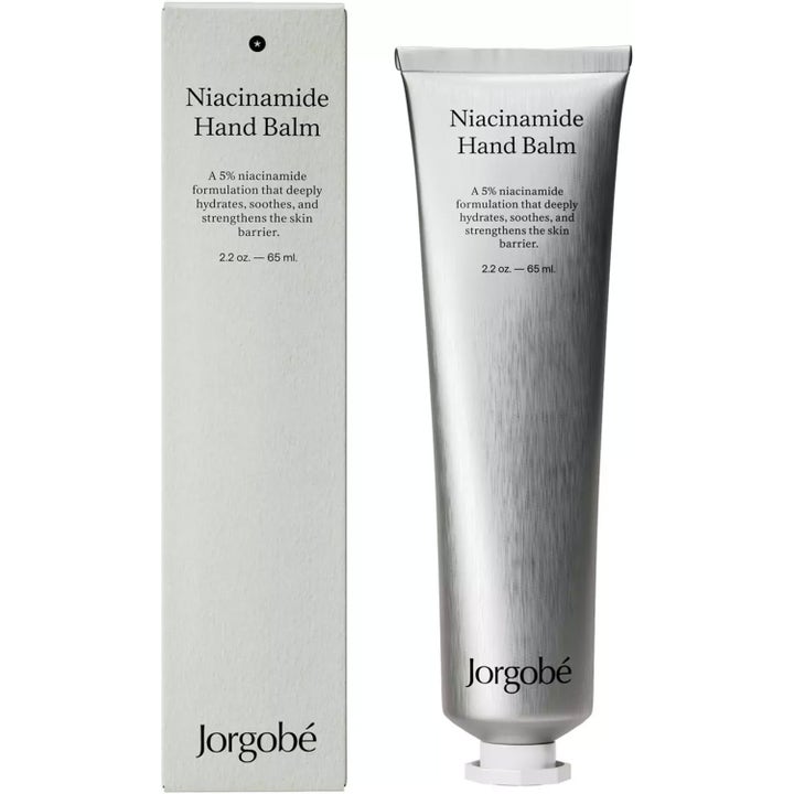 Jorgobé Niacinamide Hand Balm 65 ml kosteuttava käsivoide hopeisessa tuubissa ja valkoisessa pakkauksessa.