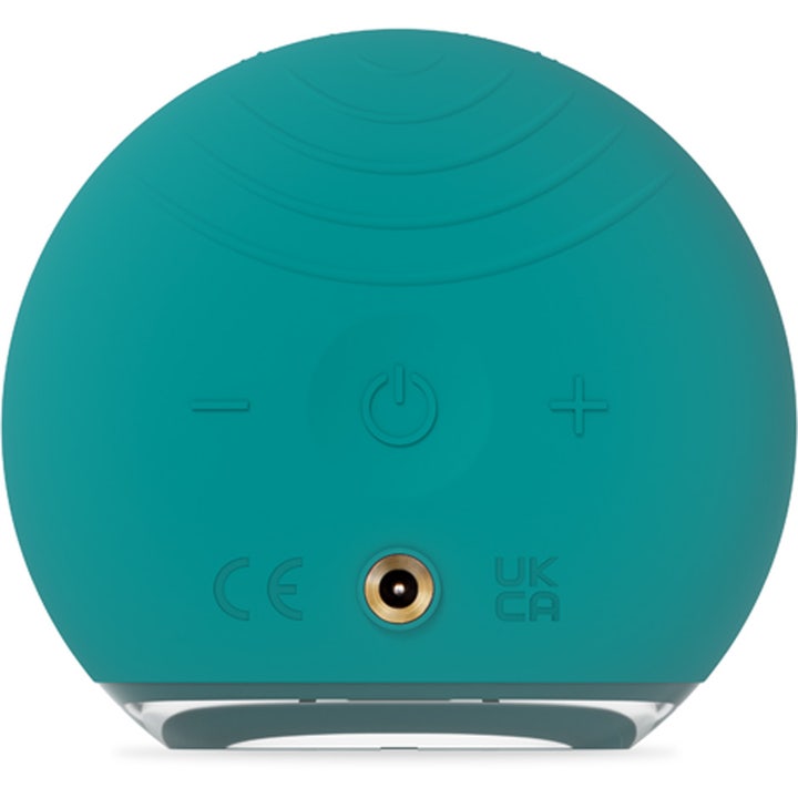 FOREO LUNA 4 go Evergreen 1 kpl syväpuhdistava kasvojen puhdistuslaite on tummanvihreä ja siinä on virtapainike takana