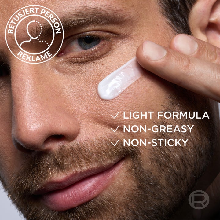 L'Oréal Paris Men Expert Power Age 50 ml elvyttävä kasvovoide kevyellä ja tahmaamattomalla koostumuksella miehen iholla.