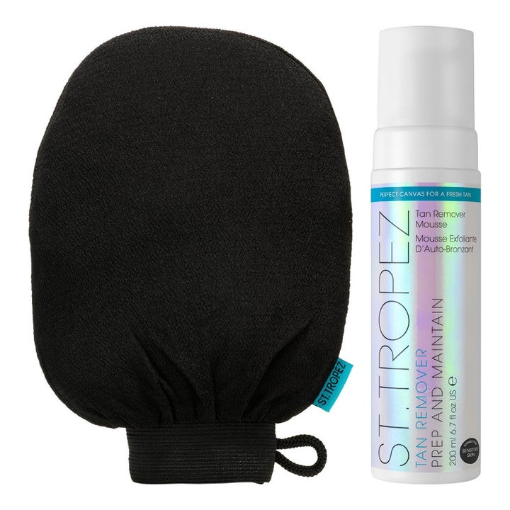 St. Tropez Tan Remover Mousse 200 ml itseruskettavan poistovaahto puhdistaa ihon valkoisessa pullossa mustan kintaan kera.