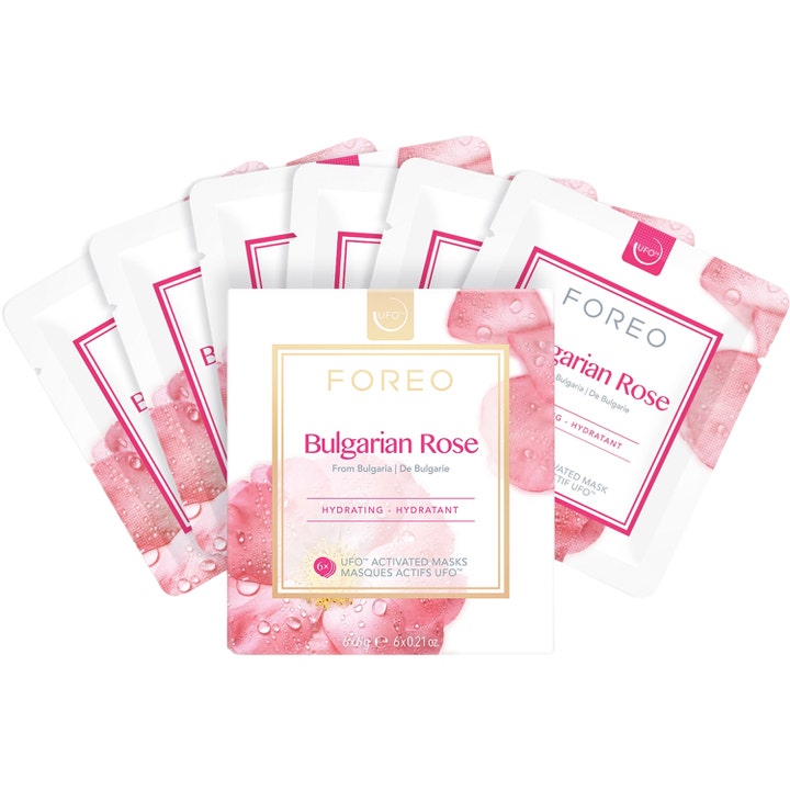 FOREO UFO Bulgarian Rose 36 g kosteuttava kasvonaamio kuudessa valkoisessa pakkauksessa ruusukuvioilla.