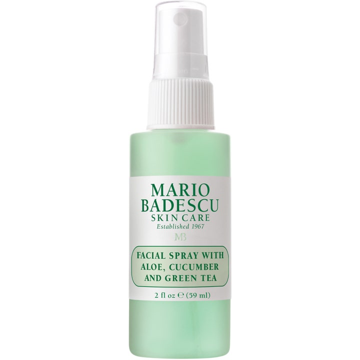 Mario Badescu Facial Spray with Aloe, Cucumber and Green Tea 59 ml virkistävä kasvosuihke vaaleanvihreässä muovipullossa