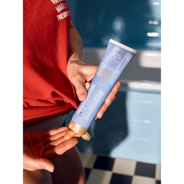 Rudolph Care Aftersun Shimmer Sorbet 150 ml rauhoittava after sun vaaleansinisessä tuubissa.