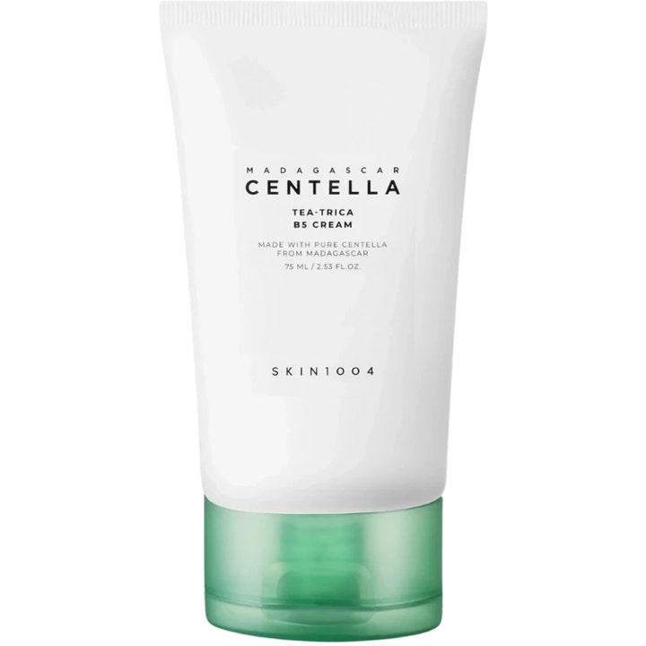 Skin1004 Madagascar Centella Tea-Trica B5 Cream 75 ml rauhoittava kasvovoide valkoisessa tuubissa vihreällä korkilla.