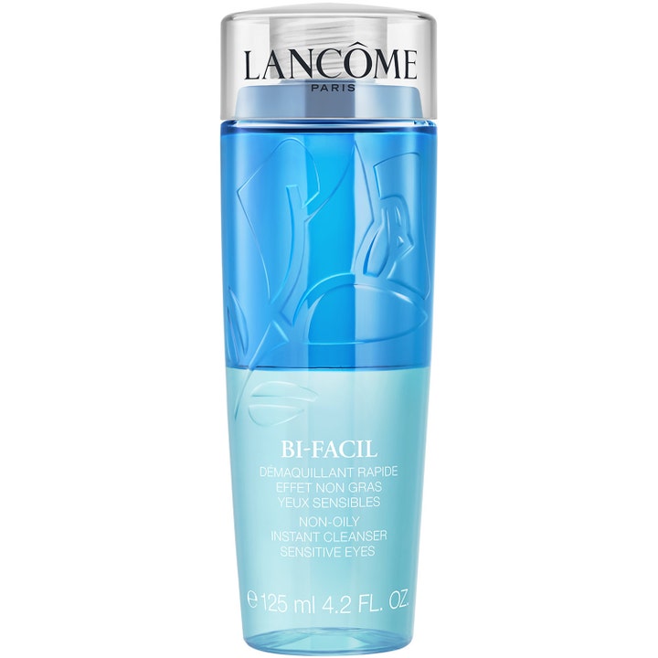 Lancôme Bi-Facil 125 ml silmämeikinpoistoaine herkille silmille on kaksivaiheinen sininen neste läpinäkyvässä pullossa.