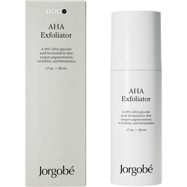 Jorgobé AHA Exfoliator 50 ml kirkastava seerumi valkoisessa pullossa ja pakkauksessa häivyttää pigmenttimuutoksia