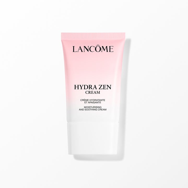 Lancôme Hydra Zen Cream kosteuttava ja rauhoittava kasvovoide vaaleanpunaisessa liukuvärjätyssä tuubissa valkoisella korkilla.