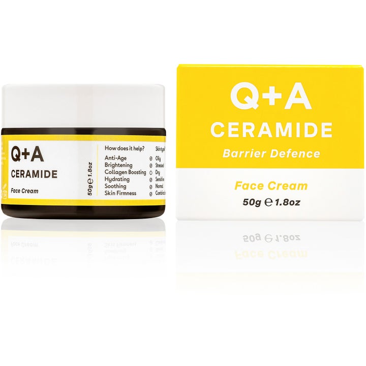 Q+A Ceramide Defence Face Cream 50 g vahvistava kasvovoide keltaisessa pakkauksessa ja tummassa lasipurkissa