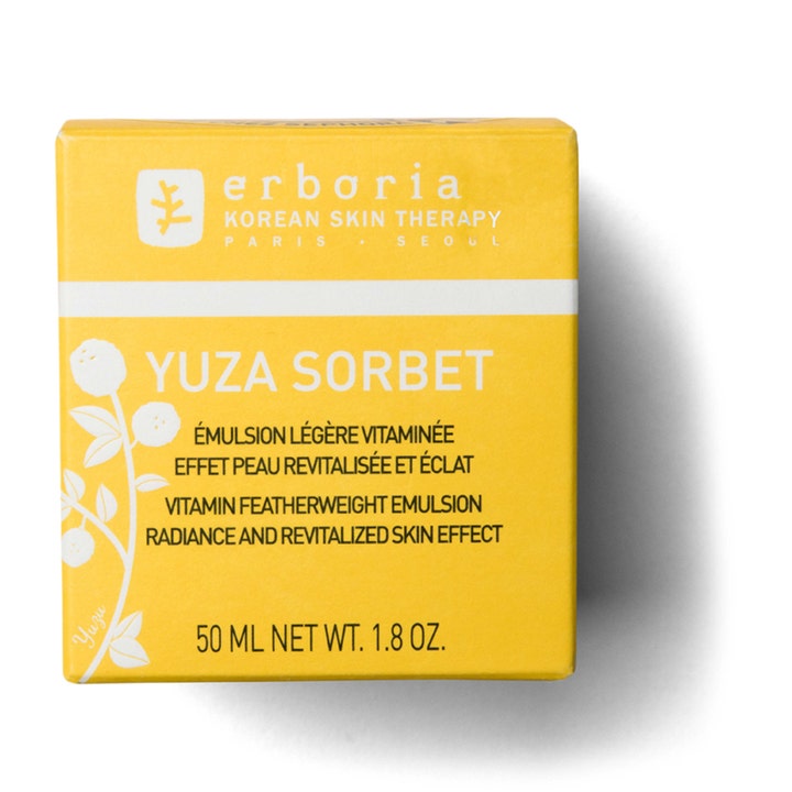 Erborian Yuza Sorbet 50 ml kirkastava päivävoide keltaisessa pahvipakkauksessa tuo iholle heleyttä.