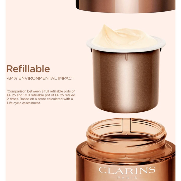 Clarins Extra-Firming Nuit 50 ml silottava yövoide täytettävässä ruskeassa purkissa ja kermainen koostumus.