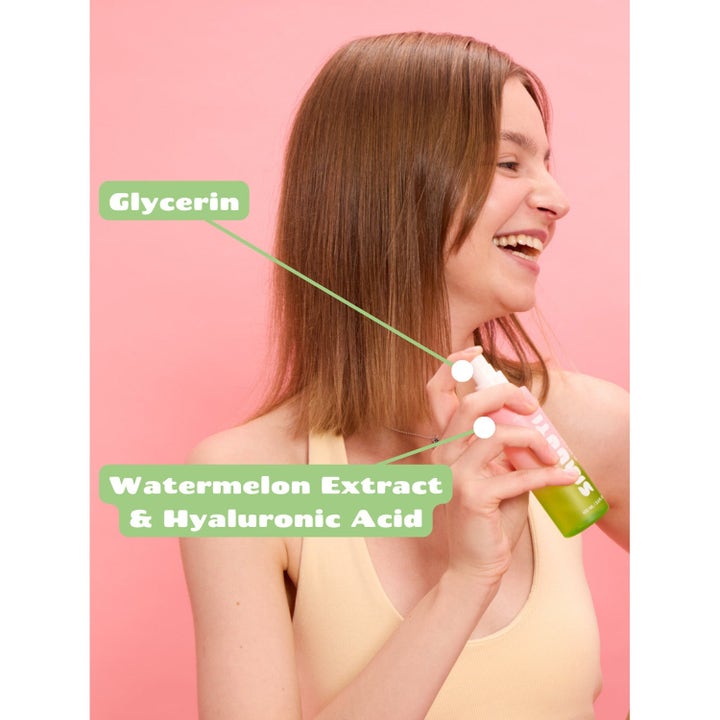 Smuuti Skin Watermelon Hydration Essentials Toner Mist 100 ml kosteuttaa ihoa glyseriinillä ja hyaluronihapolla.