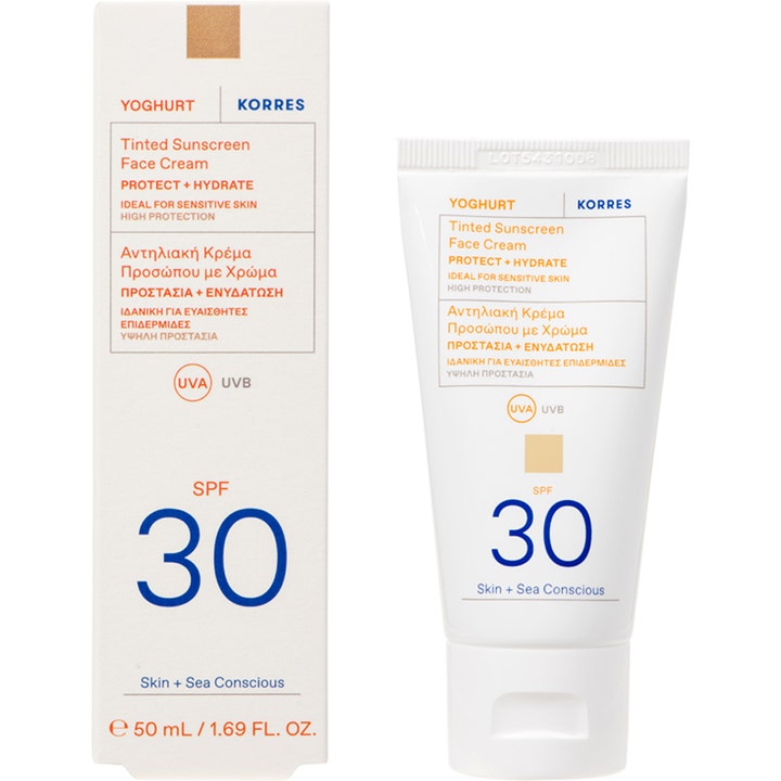 Korres Yoghurt Tinted Sunscreen Face Cream 50 ml kosteuttava sävyttävä aurinkovoide valkoisessa tuubissa ja pakkauksessa.