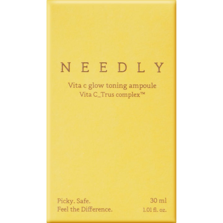 Needly Vita C Glow Toning Ampoule 30 ml kirkastava C-vitamiiniampulli keltaisessa ulkopakkauksessa luo heleyttä