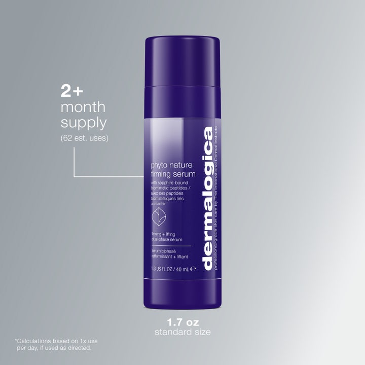 Dermalogica AGE smart Phyto-Nature Firming Serum 40 ml kiinteyttävä seerumi levitettynä ikääntyvälle iholle.
