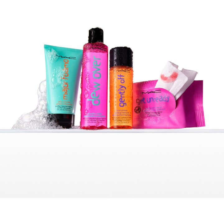 MAC Cosmetics Major Foamo Jelly Cleanser 50 ml puhdistusgeeli osana värikästä ihonhoitosarjaa.