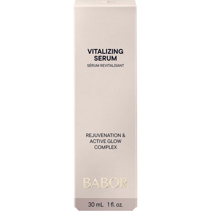 Babor Skinovage Vitalizing Serum 30 ml elvyttävä seerumi väsyneelle iholle valkoisessa pakkauksessa kultaisella etiketillä