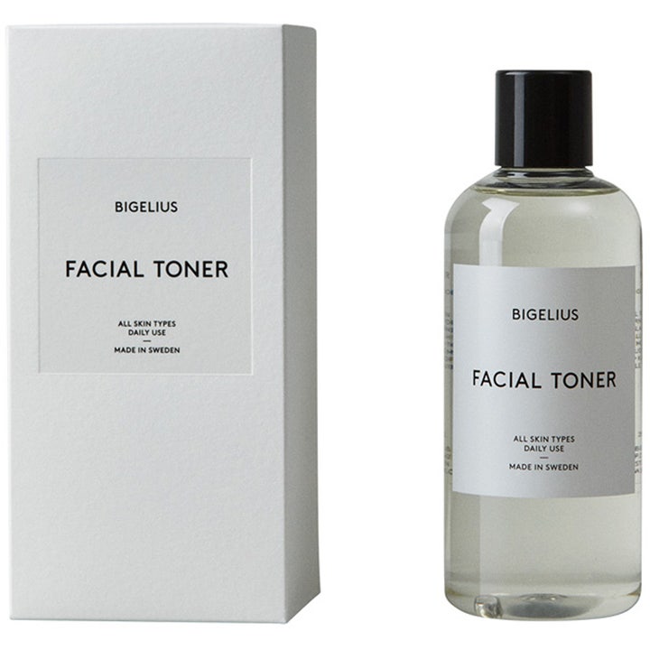 Bigelius Facial Toner tasapainottava kasvovesi kaikille ihotyypeille kirkkaassa pullossa ja valkoinen ulkopakkaus
