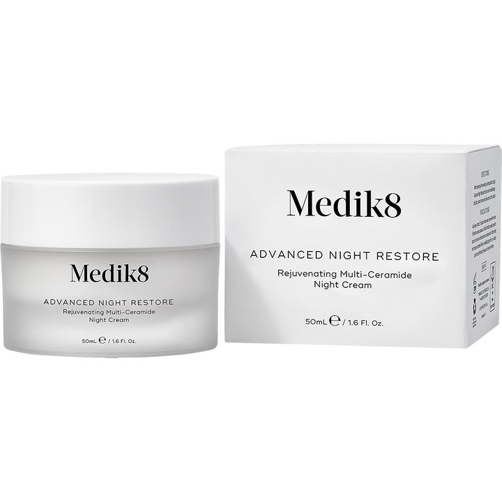 Medik8 Advanced Night Restore 50 ml uudistava yövoide himmeässä lasipurkissa ja valkoisessa pakkauksessa.