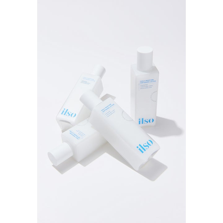 Ilso Daily Moisture Softening Lotion 150 ml kosteuttava kasvovoide neljän minimalistisen valkoisen pullon ryhmässä.